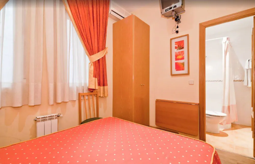 Business Double room full double bed