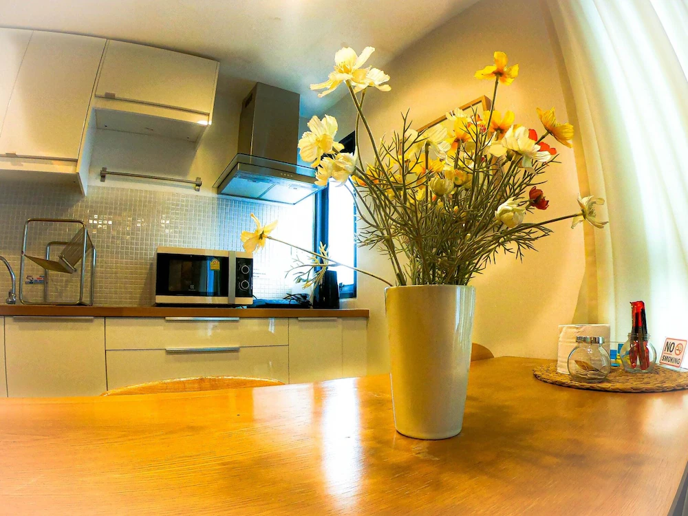 1 Bedroom Deluxe Double room with city view full double bed