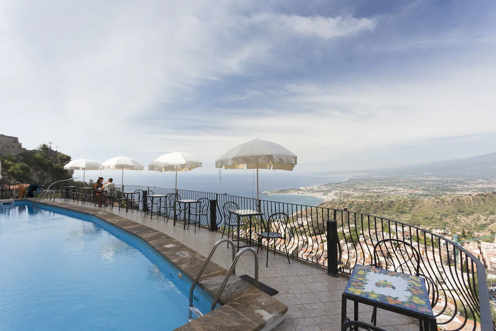 1 Bedroom Standard Single room with balcony and with sea view full double bed