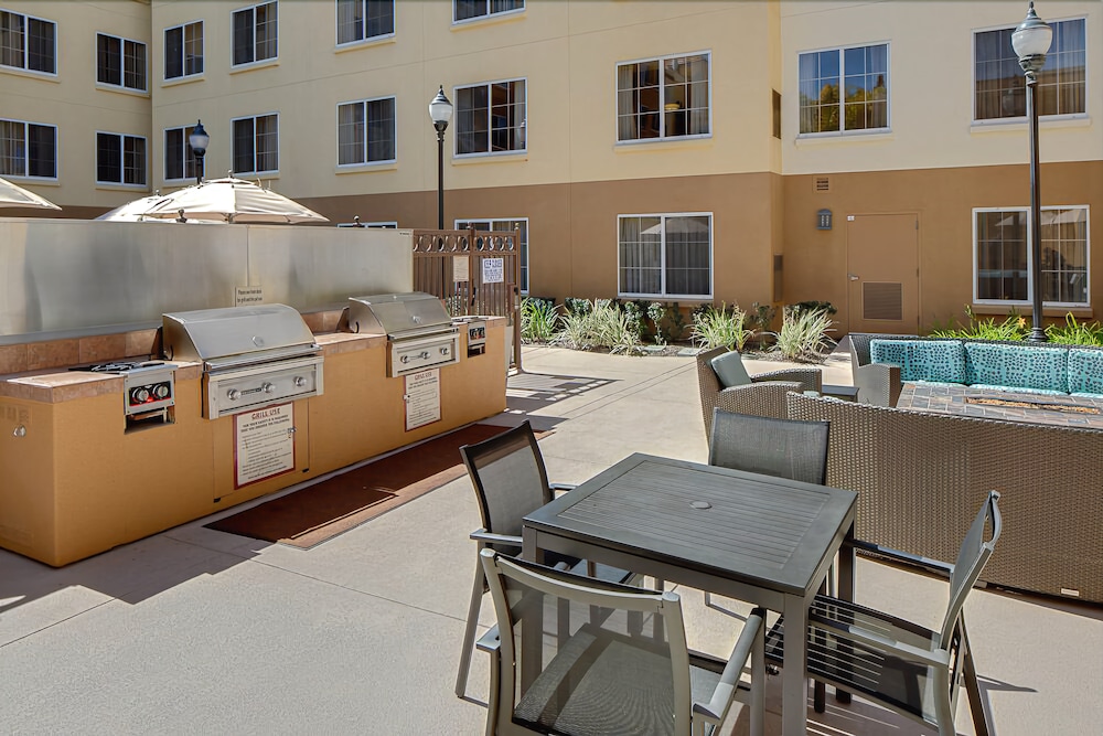 1 Bedroom Quadruple Suite twin beds