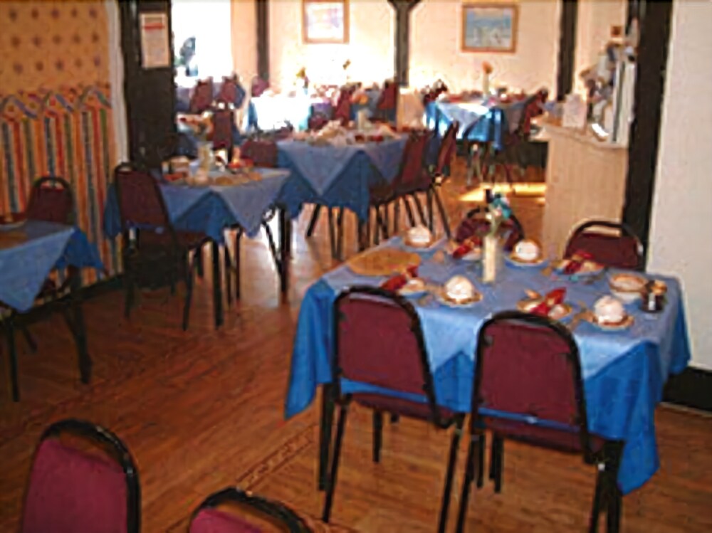 Standard Quadruple Family room full double bed