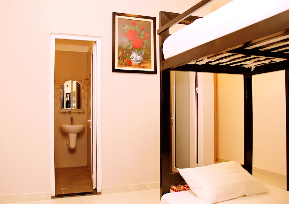 Deluxe Double room with city view full double bed
