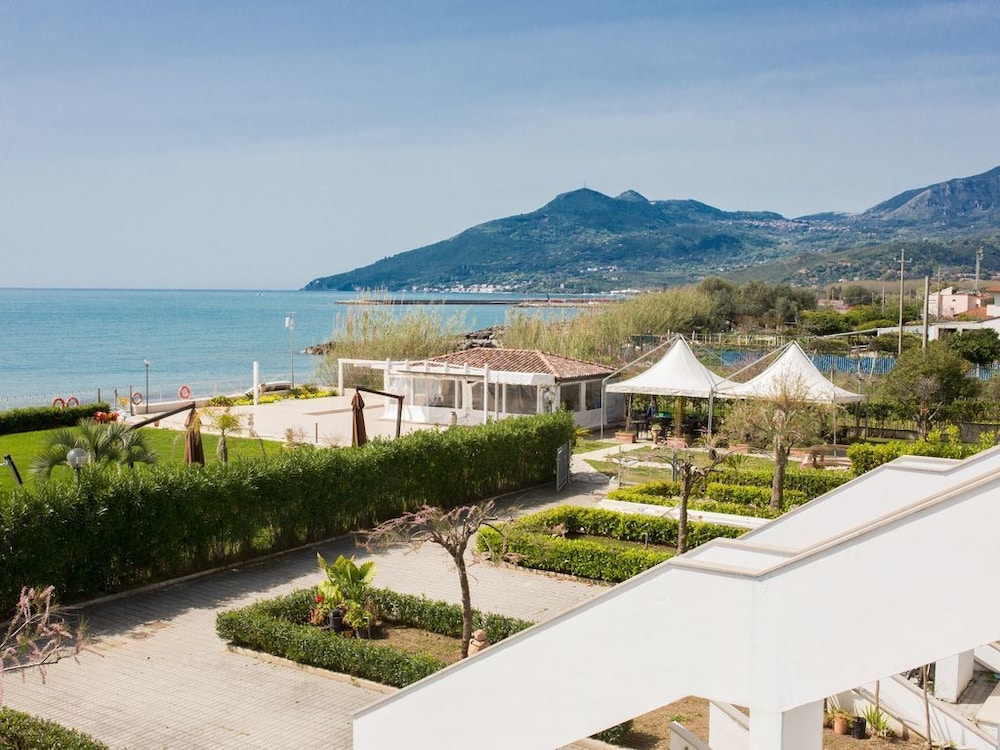 Cilento Pixous Resort exterior