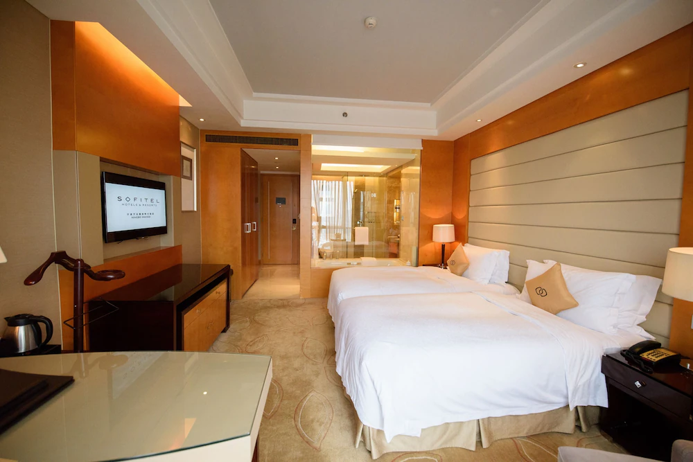 Deluxe Double Club room twin beds