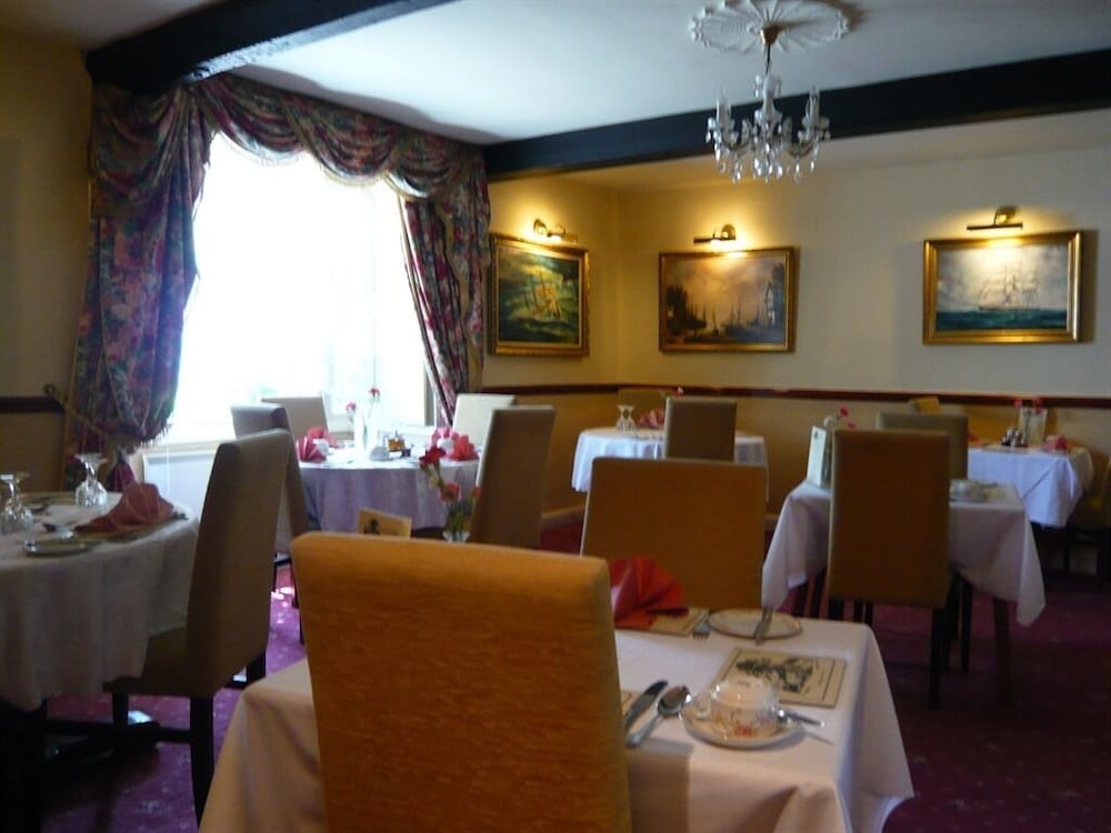 Meryan House Hotel exterior
