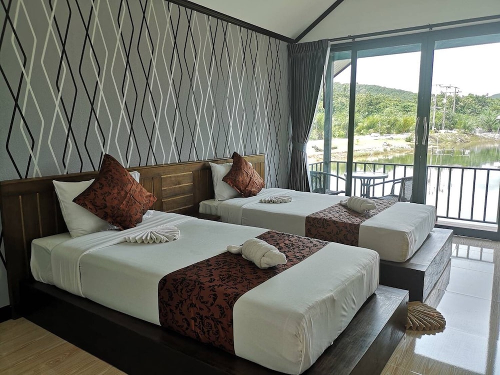 Deluxe Double Bungalow twin beds