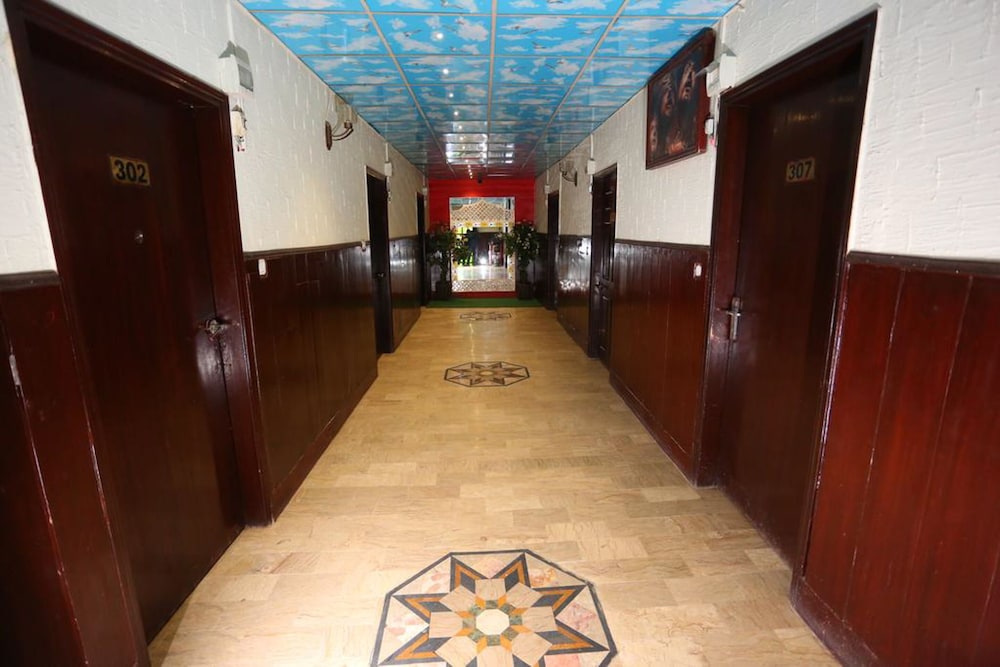 Regine Inn Hotel exterior
