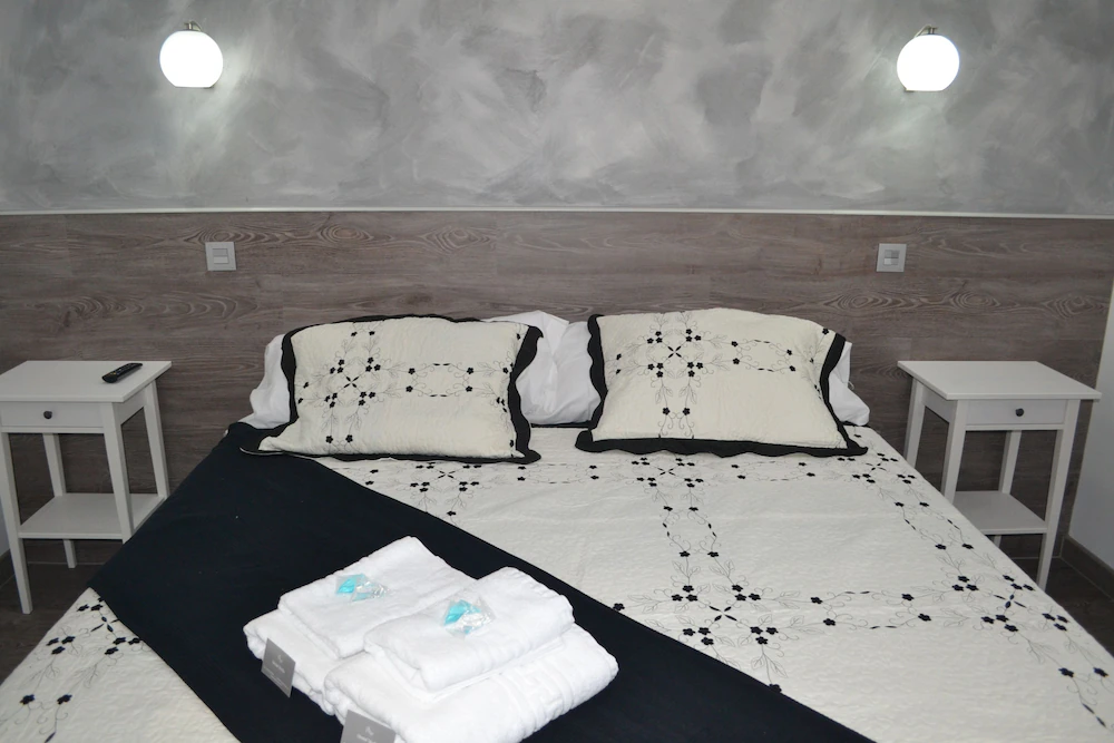 Deluxe Single room with balcony full double bed