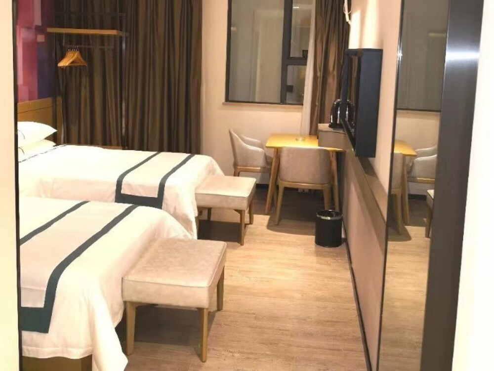 Deluxe Single room full double bed