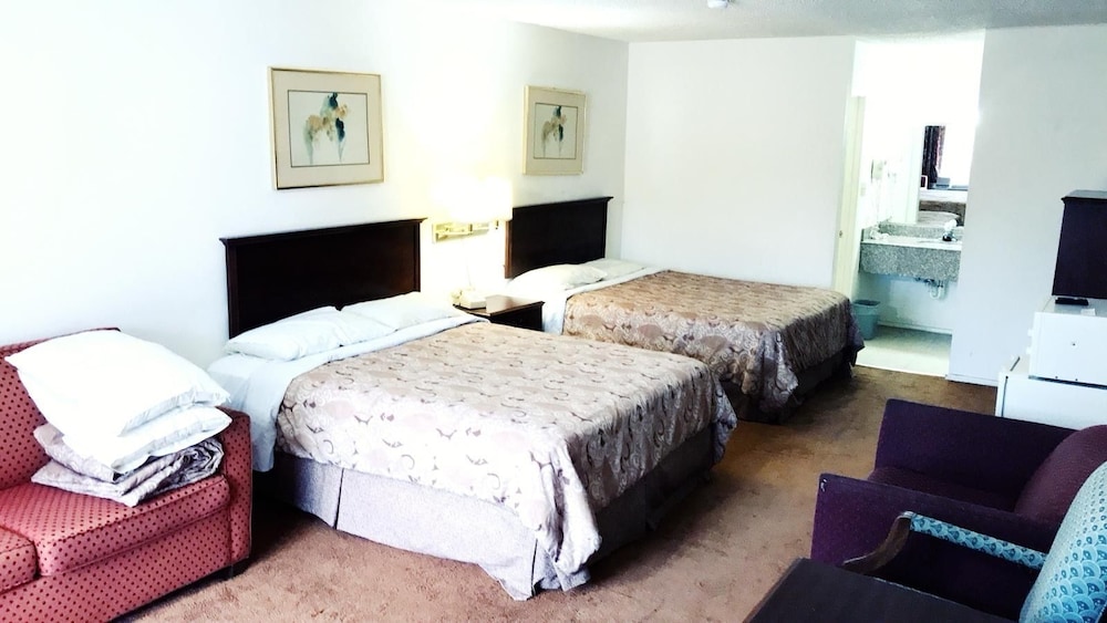 Standard Quadruple Family room