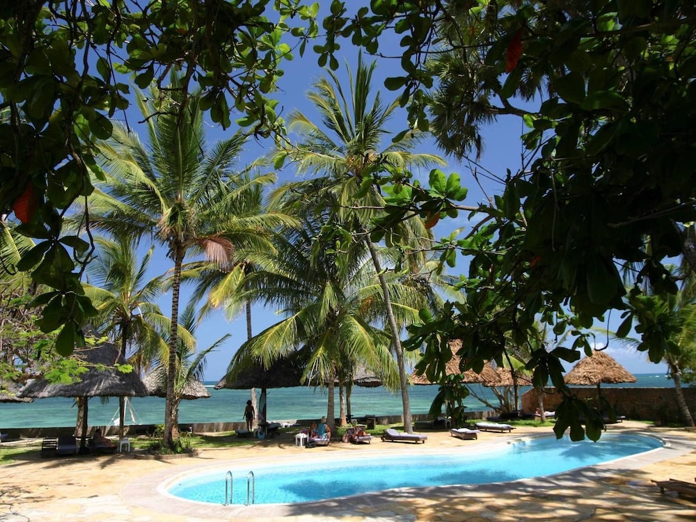 Driftwood Beach Club exterior