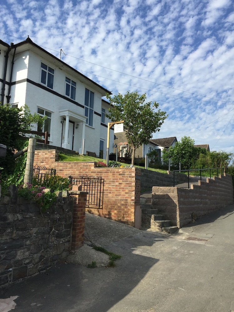 Deluxe Double room with land view full double bed