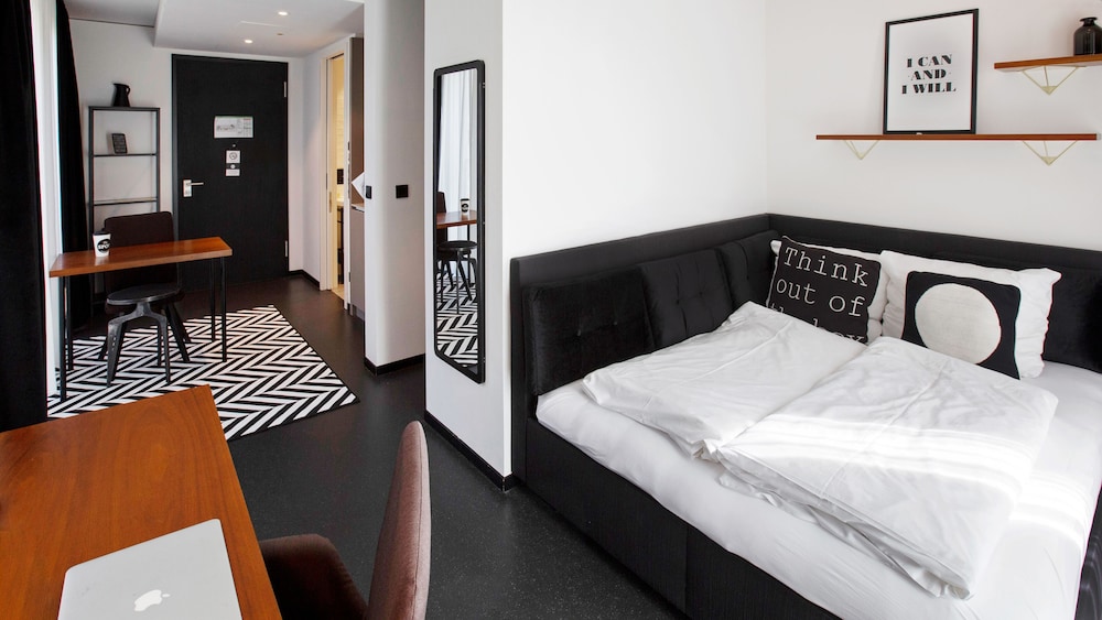 Comfort Double Studio with city view full double bed