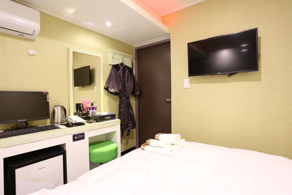 2 Bedrooms Standard Double Family room