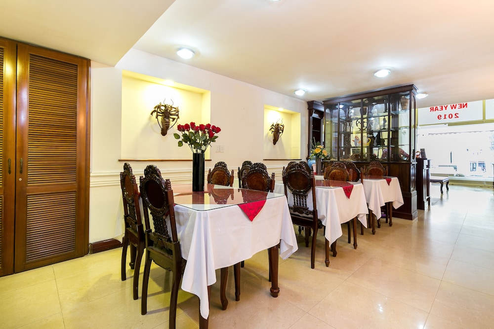 Deluxe Quadruple Family room