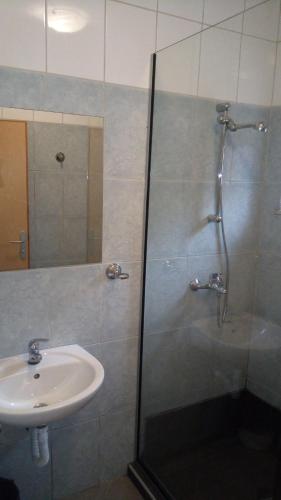 Deluxe Double room with balcony full double bed