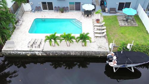 Tarpon Harbor 2 - Waterfront Townhouse Near Pool, Beach, Downtown Las Olas - Fort Lauderdale, FL