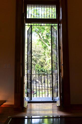 Deluxe Double Suite with garden view full double bed
