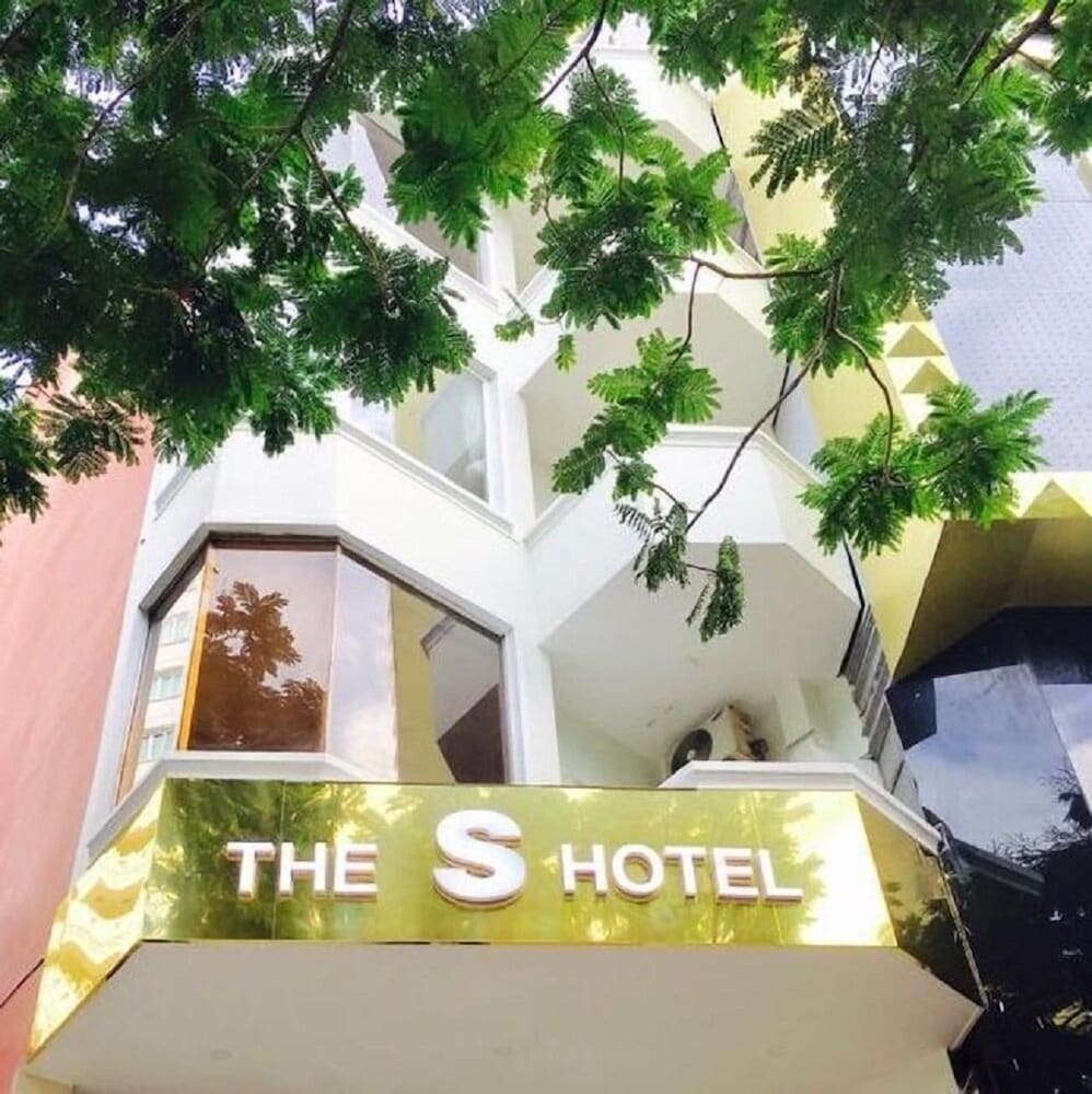 Deluxe Double room with park view full double bed