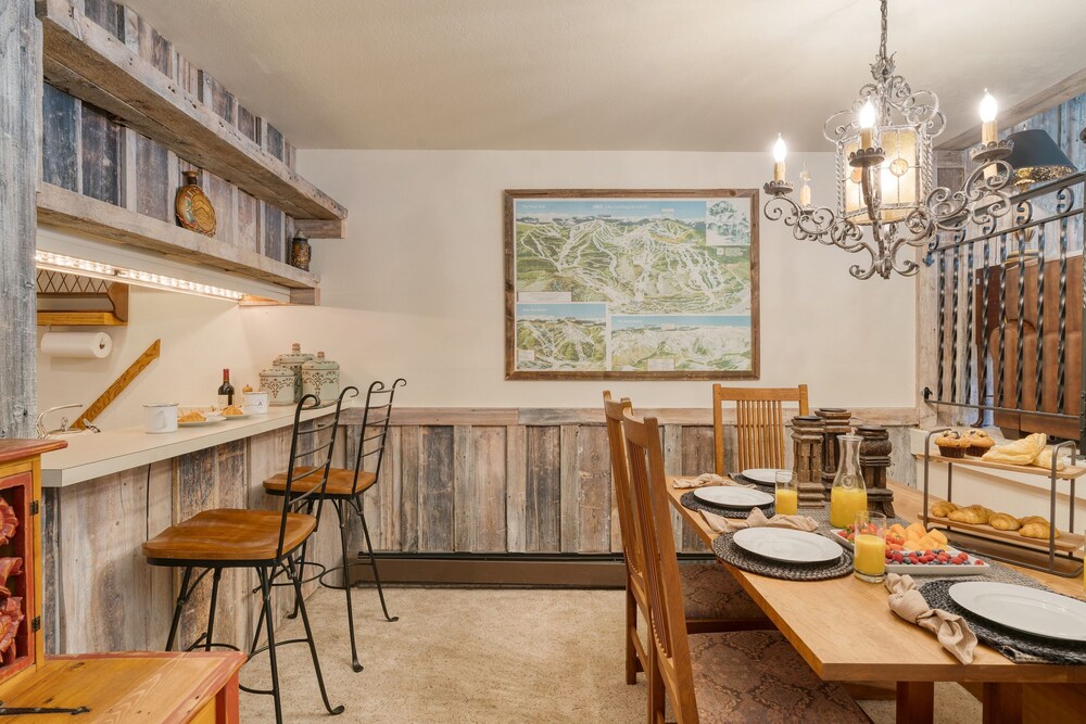 Vail Vista Mountain Retreat W Balcony Views Near Vail Ski Village - 韋爾
