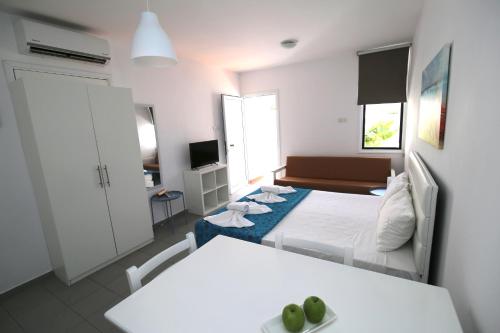 1 Bedroom Standard Double room full double bed