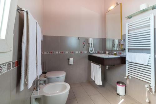 Deluxe Double room with balcony full double bed