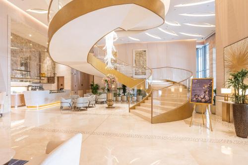 Ultra Luxury Palm Tower With Shared Hotel Facilities - Dubai