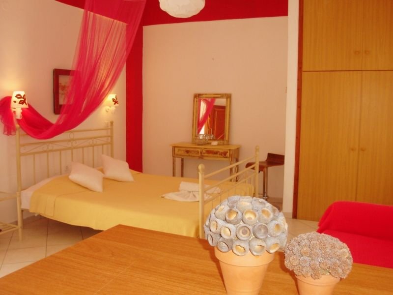 1 Bedroom Double Apartment full double bed