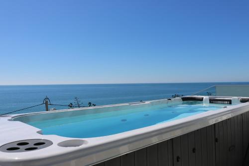 Casa Do Mar - Luxurious Villa With Swim Spa & Sea View - Luz