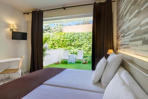 Standard Double room with balcony full double bed
