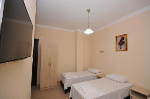 Hotel Iveria exterior