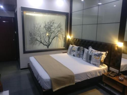 HOTEL KK RESIDENCY / KK SERVICE APARTMENTS exterior