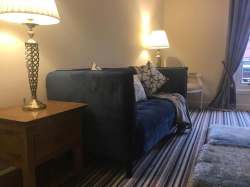 Double Suite full double bed