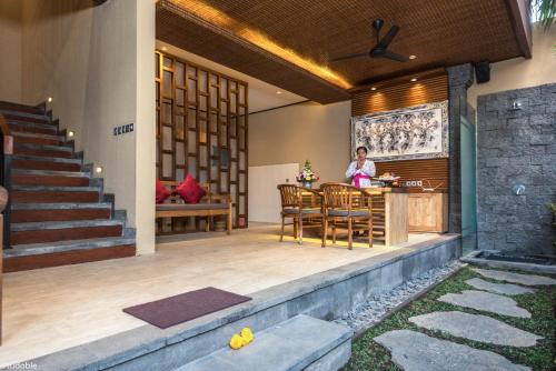 Single Suite with pool view