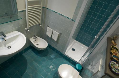 Standard Single room full double bed