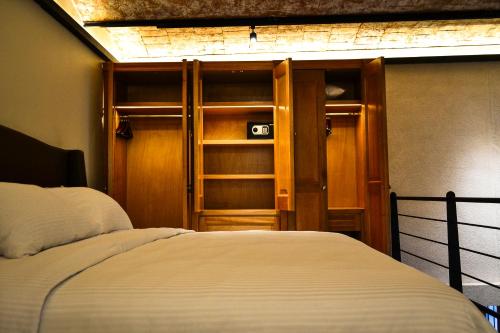 Deluxe Double Apartment with park view full double bed