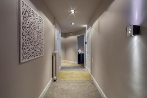 Bachome Gallery B&B exterior