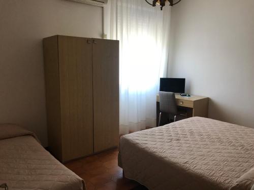 Economy Double room with courtyard view full double bed